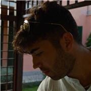 Laureato in Lettere si offre per lezioni di Storia e Filosofia per scuole medie e superiori